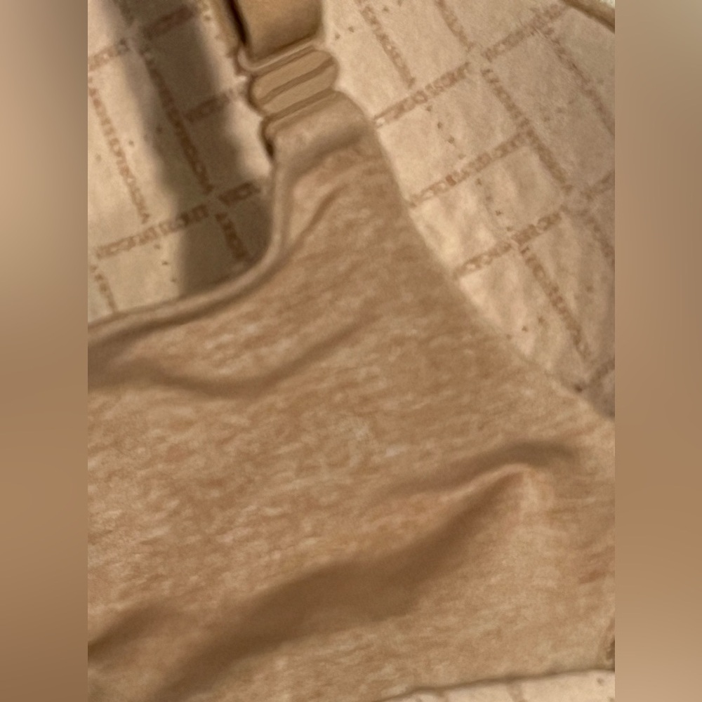 Victoria’s Secret VS 32DD Uplift Semi Demi Nude - Picture 6 of 6